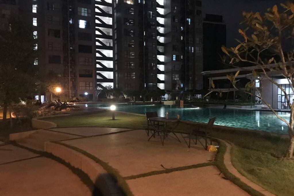 Hyve Studio unit, Lake view, Cyberjaya, Free Wi-Fi, Free Parking, Netflix,Pool Buitenkant foto