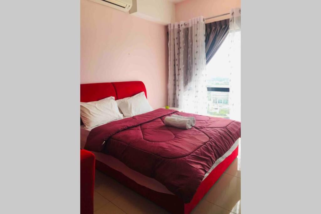 Hyve Studio unit, Lake view, Cyberjaya, Free Wi-Fi, Free Parking, Netflix,Pool Buitenkant foto
