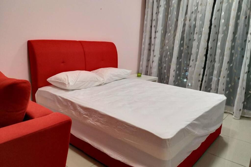 Hyve Studio unit, Lake view, Cyberjaya, Free Wi-Fi, Free Parking, Netflix,Pool Buitenkant foto
