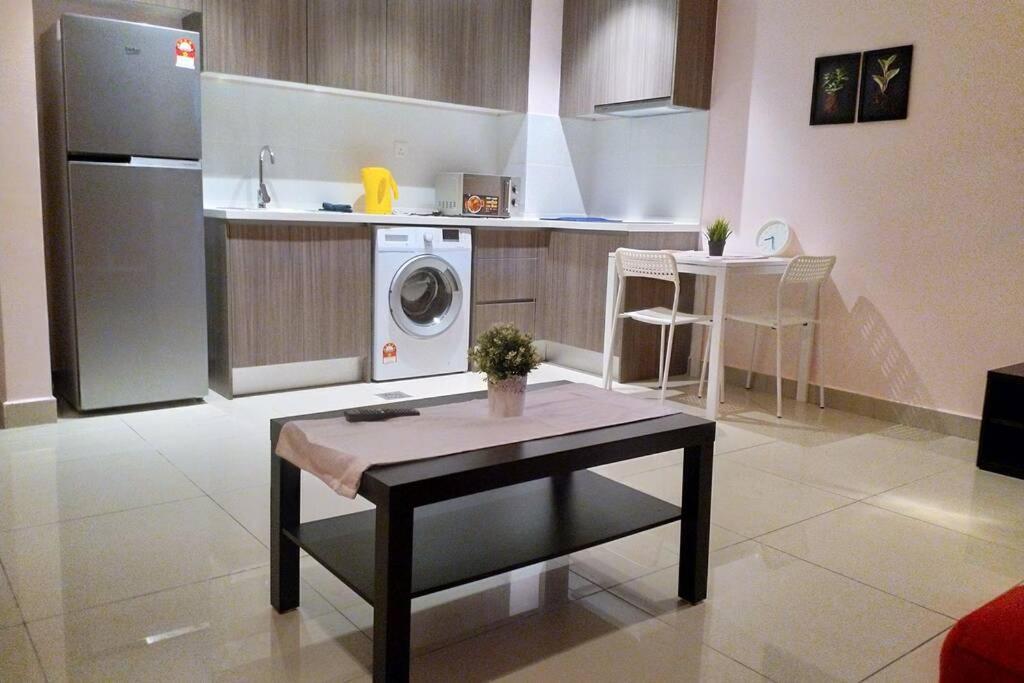 Hyve Studio unit, Lake view, Cyberjaya, Free Wi-Fi, Free Parking, Netflix,Pool Buitenkant foto